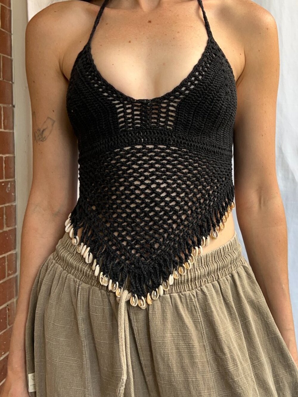 Island Planet Crochet Shell Fringe Halter Top Est. Size S-M